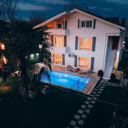 Villa Atlas Muhafazakar Havuzlu, Mustakil Genis Bahceli Sapanca Extérieur photo